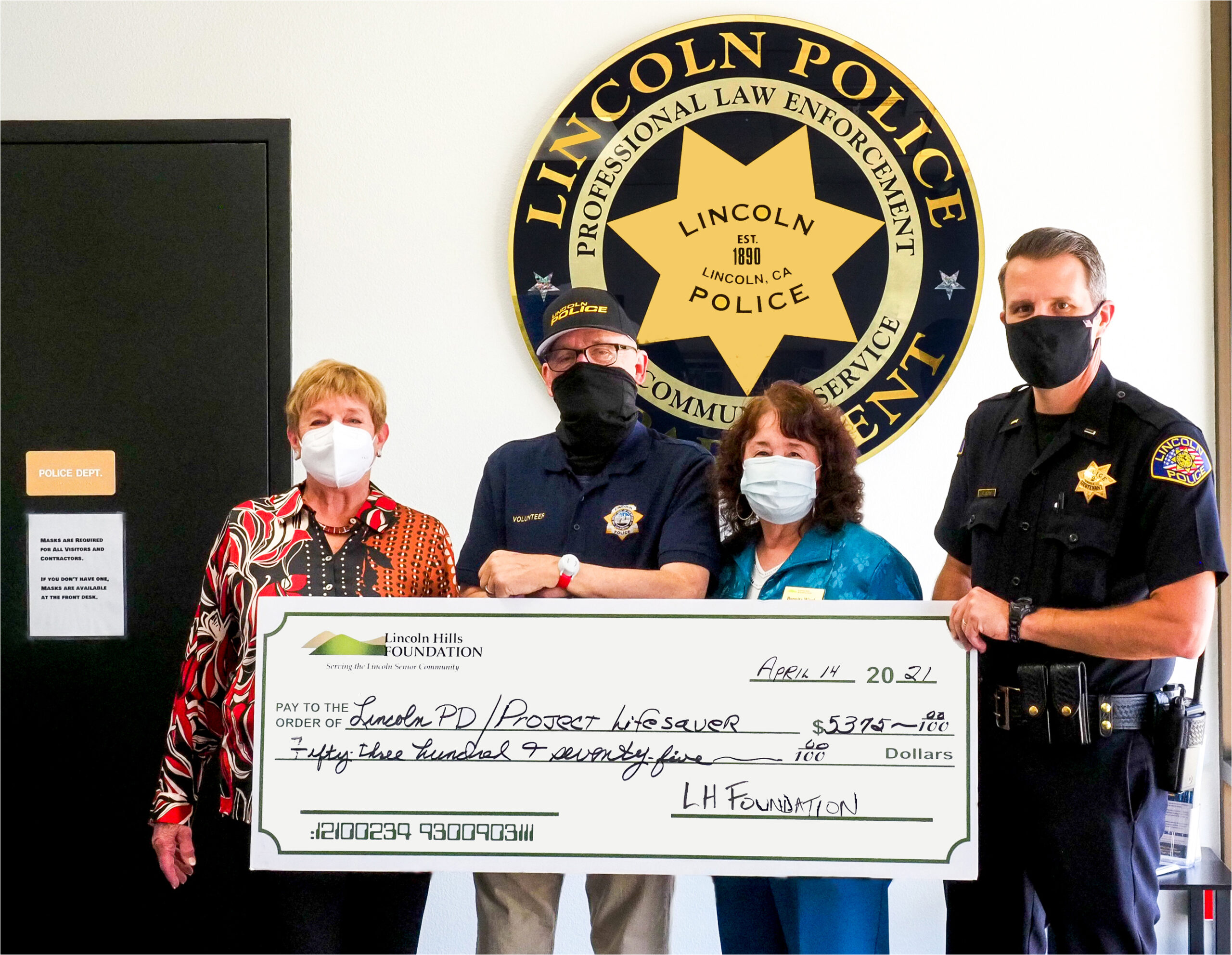 Lincoln Hills Foundation Gives Grant to Lincoln Police Department